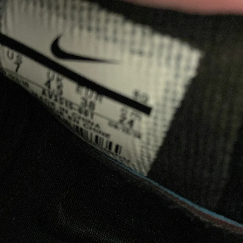 NIKE AIR FORCE 1 WOMEN BLACK LOW BACK SNEAKERS.SIZE-7.